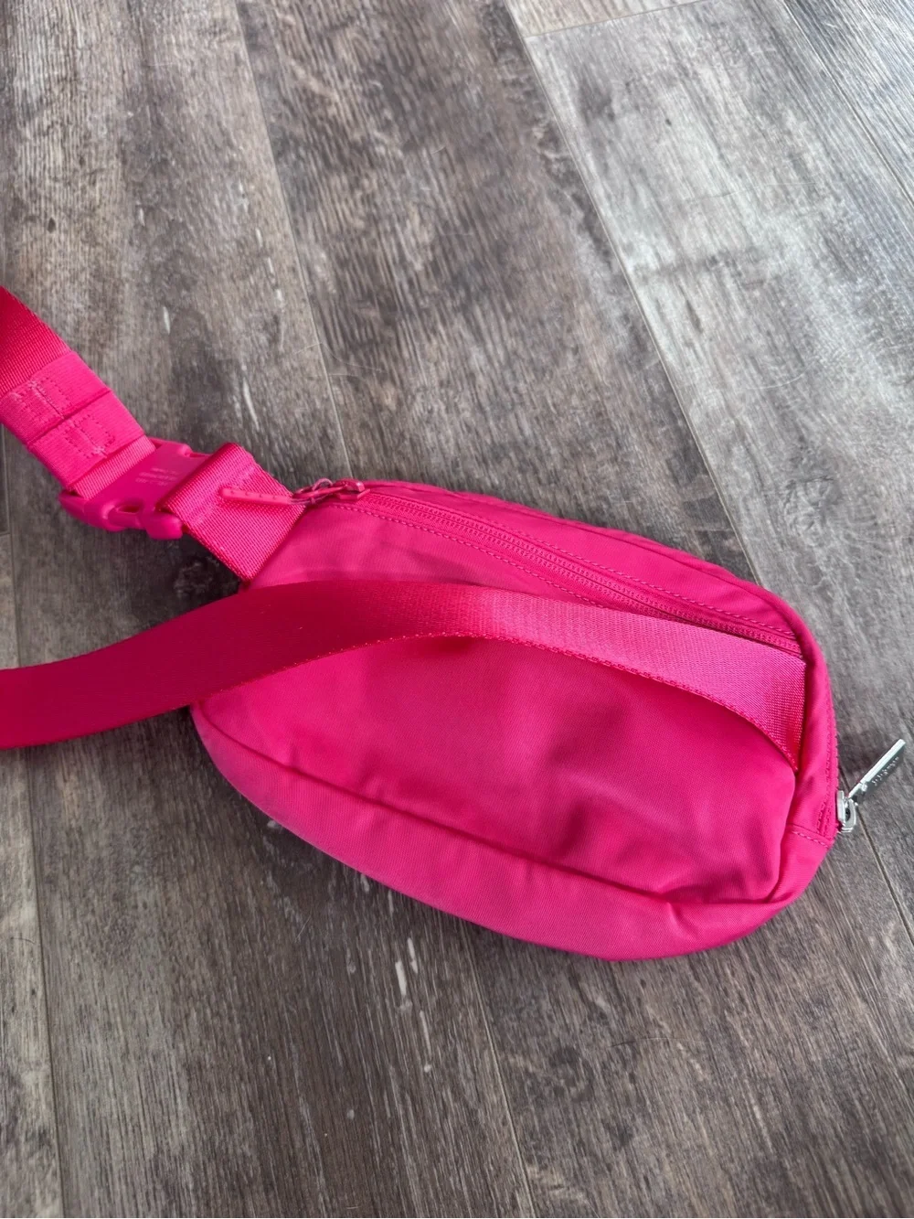 Like new! lululemon Everywhere Belt Bag 1L - Glaze Pink or Lip Gloss